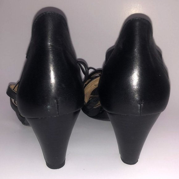 NWOT Blondo Sandals - Picture 10 of 16